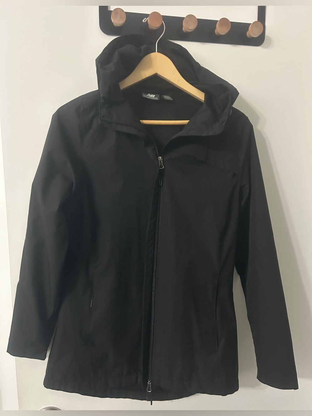 New Balance Women's Black Hooded Rain Jacket Windbreaker Size S